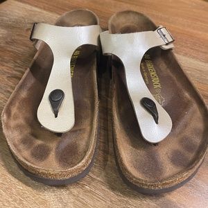 Birkenstock Thong Sandal Size. 40 (size 10)